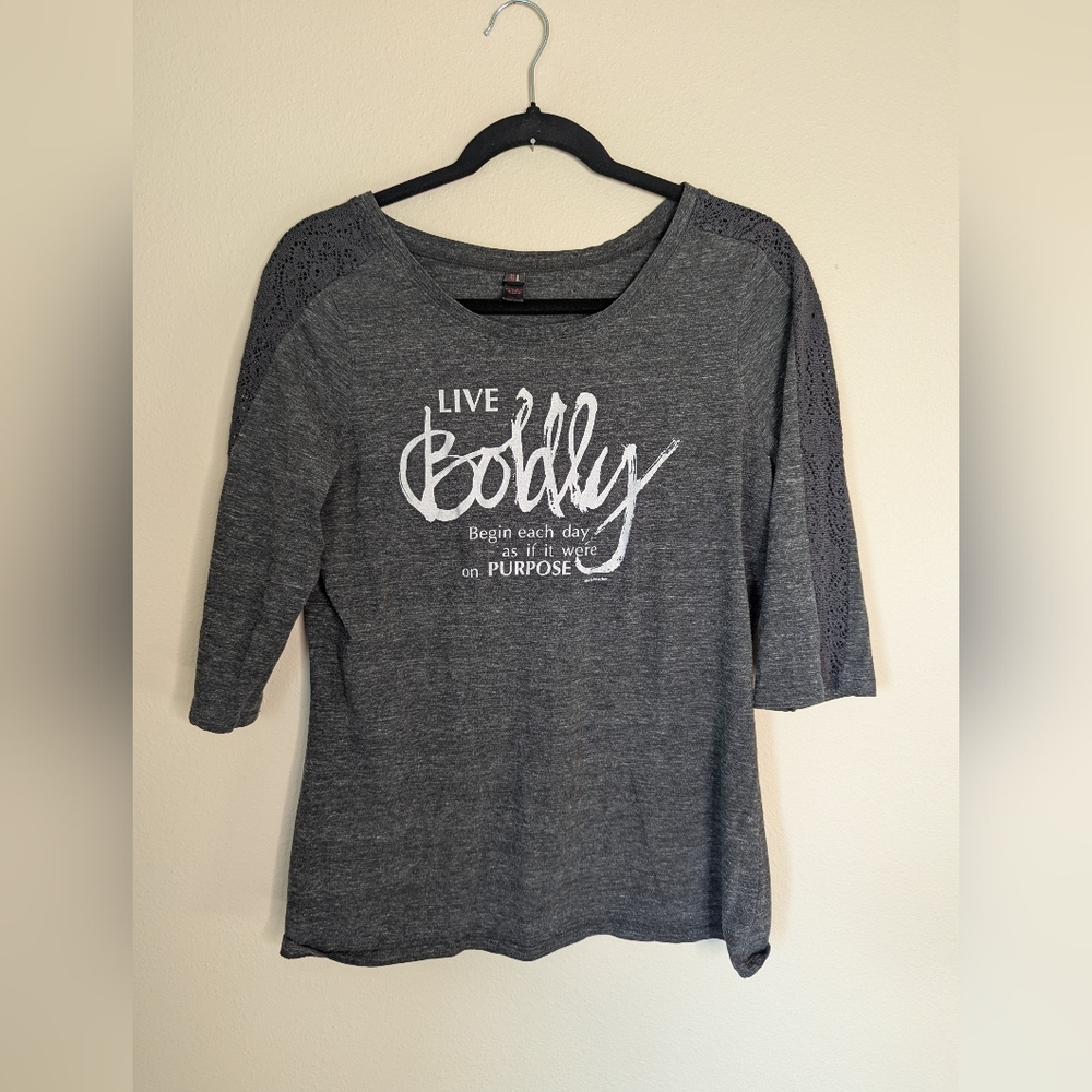 District Inspirational "Live Boldly" Long Sleeve Tee Size L